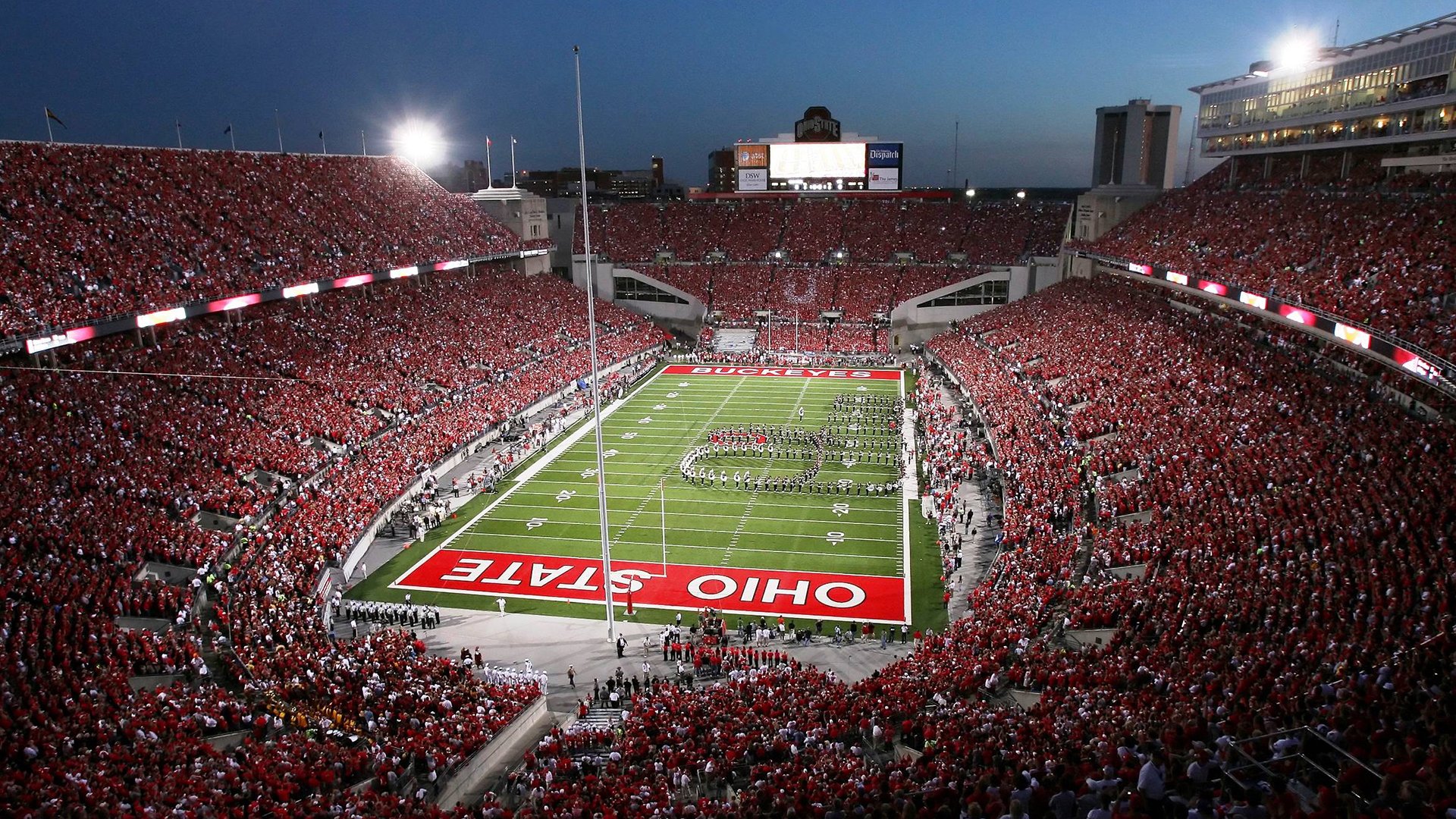 登贝莱荣膺金球奖，足球格局迎来变革，登贝莱首秀颠球